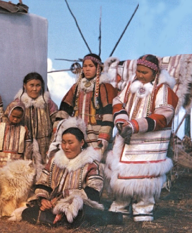 Группа нганасан в традиционной одежде